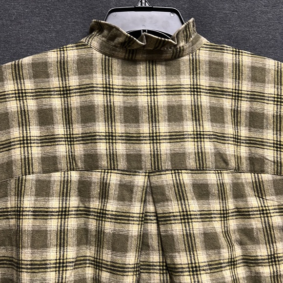 NWT - Banana Republic Factory Women’s Ruffle Flannel Shirt, Camo Green - Size XL - Picture 5 of 10